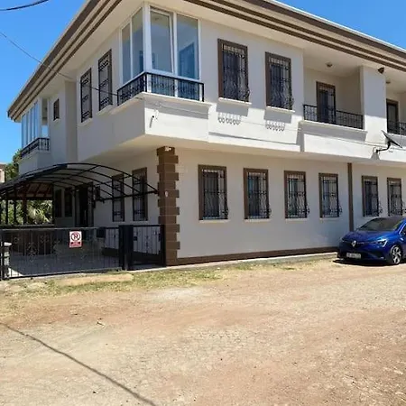 فيلة Cunda Merkezde Genis Ayvalı